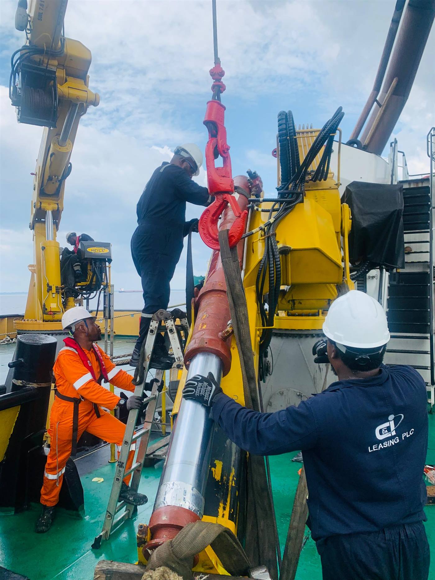 Impeller reconditioning with chain hoist during pump overhaul